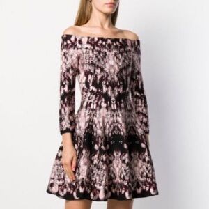 ❤️ Alexander McQueen Archive Print Off-Shoulder Dress Size M